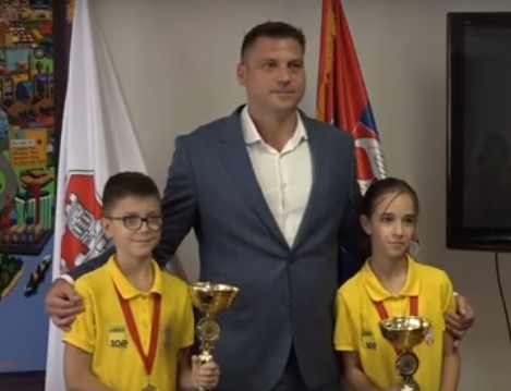 Prijem nagrađenih učenika sa Evropskog takmičenja u poznavanju saobraćaja kod gradonačelnika Pančeva
